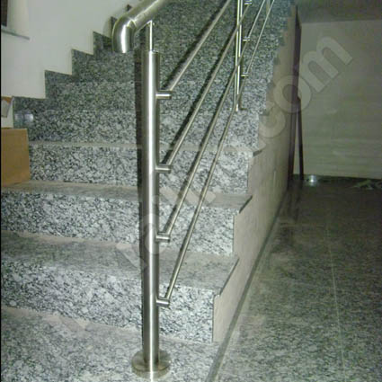 Иноксов парапет за стълби